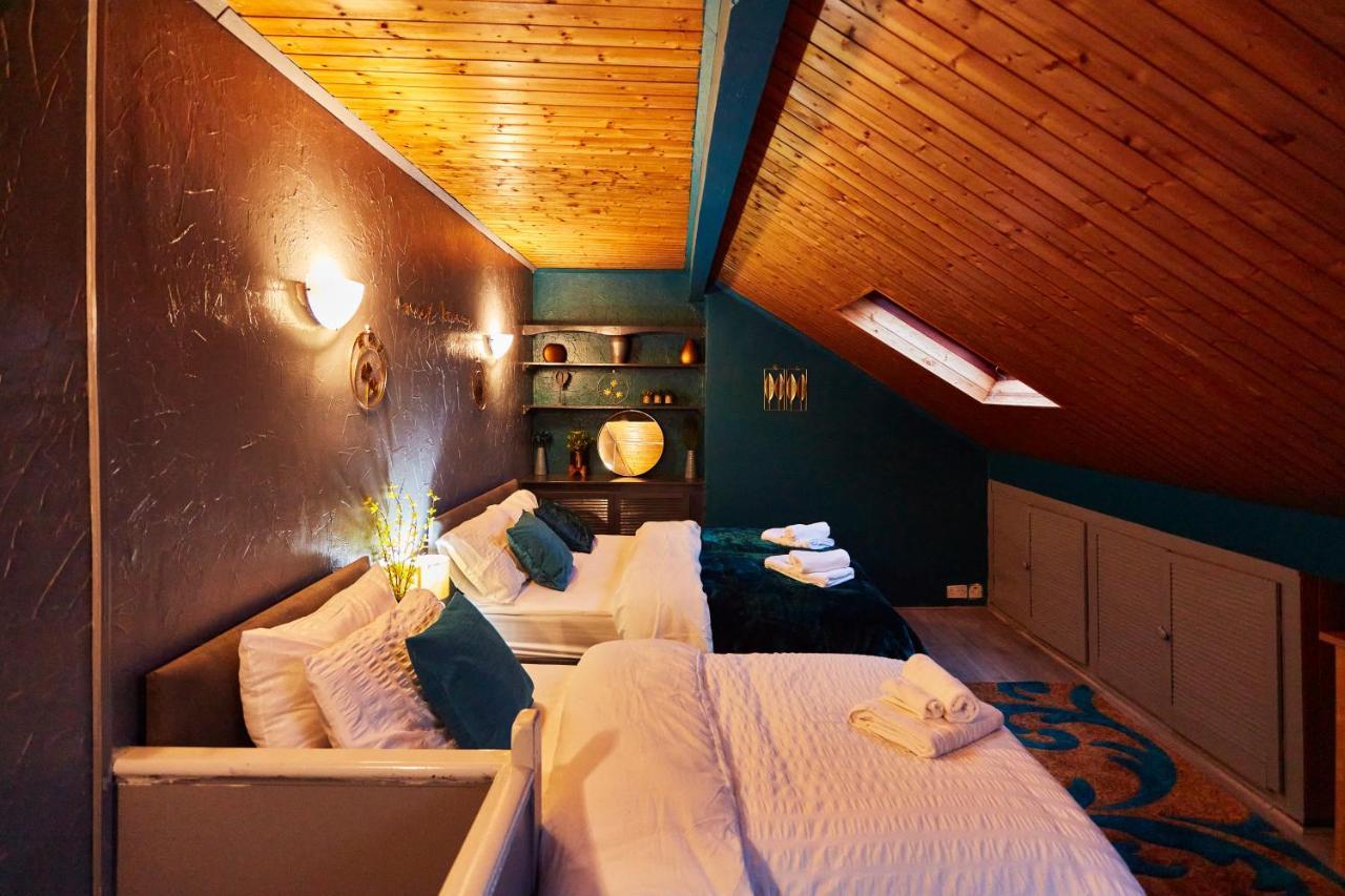 Away From Entire 2 Bedroom House Guest house