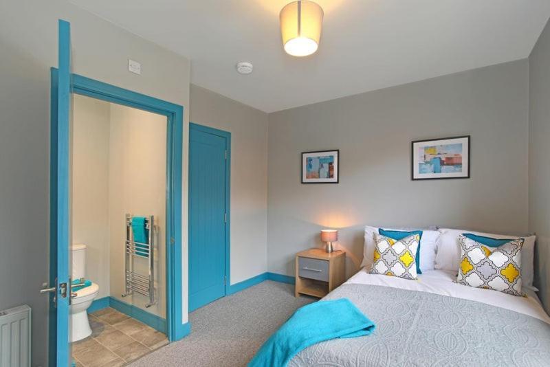 Guest house Elland Road *