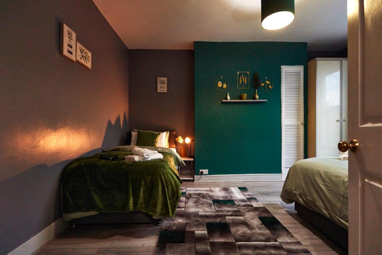 Away From Entire 2 Bedroom House Guest house
