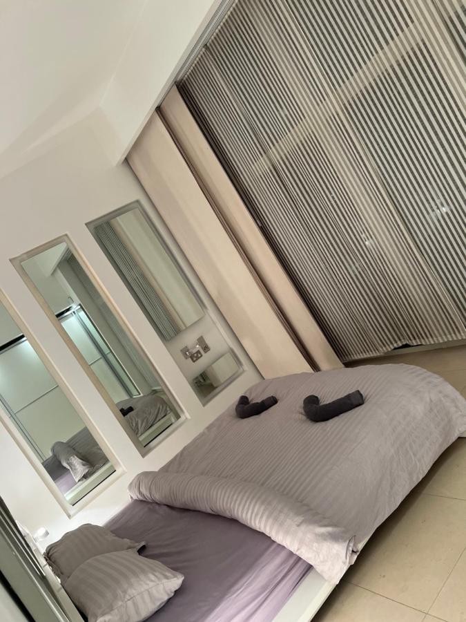 Luxury 2 Bedroom Centre Penthouse Apartment *