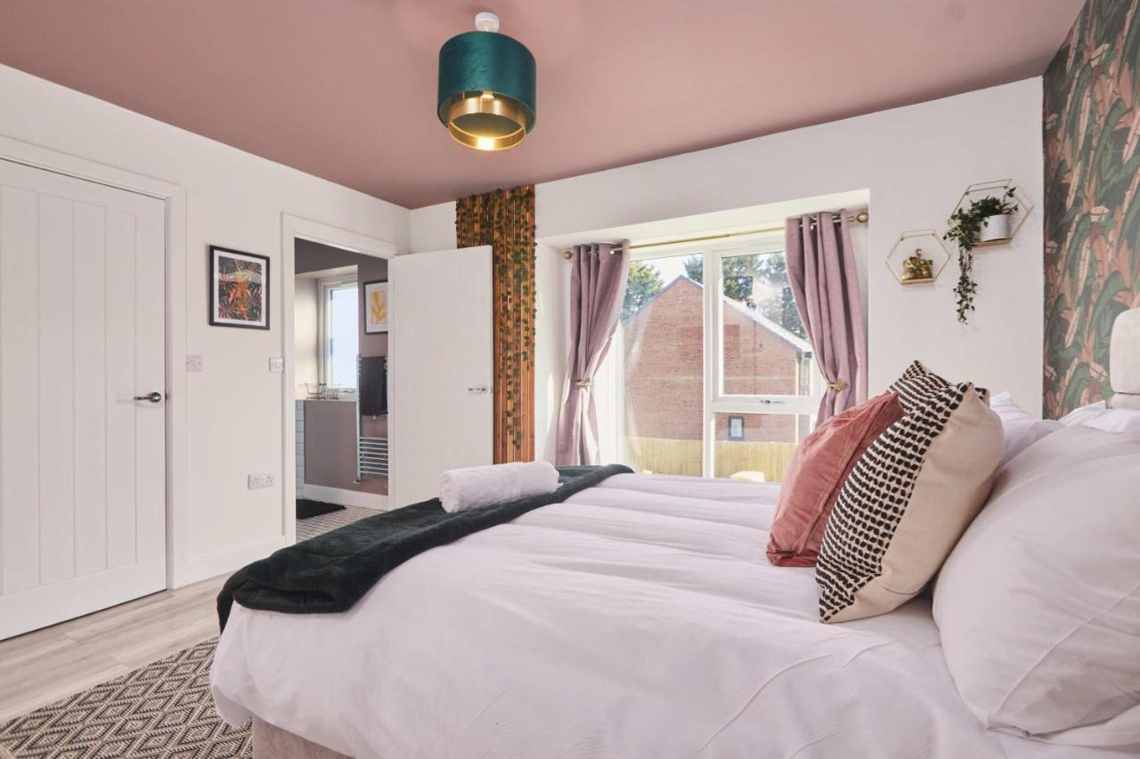Homebird - The Willows * Leeds (West Yorkshire)