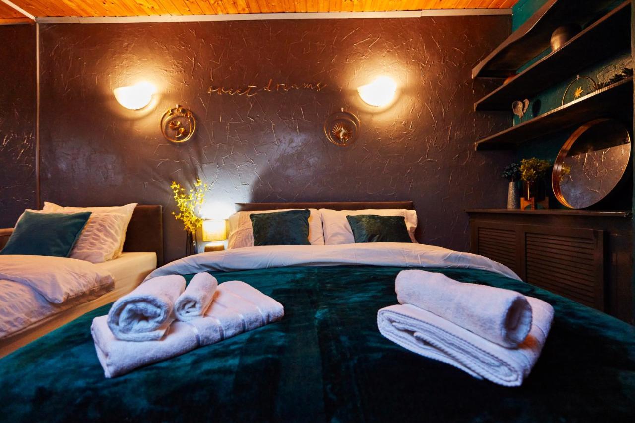 Away From Entire 2 Bedroom House Guest house *