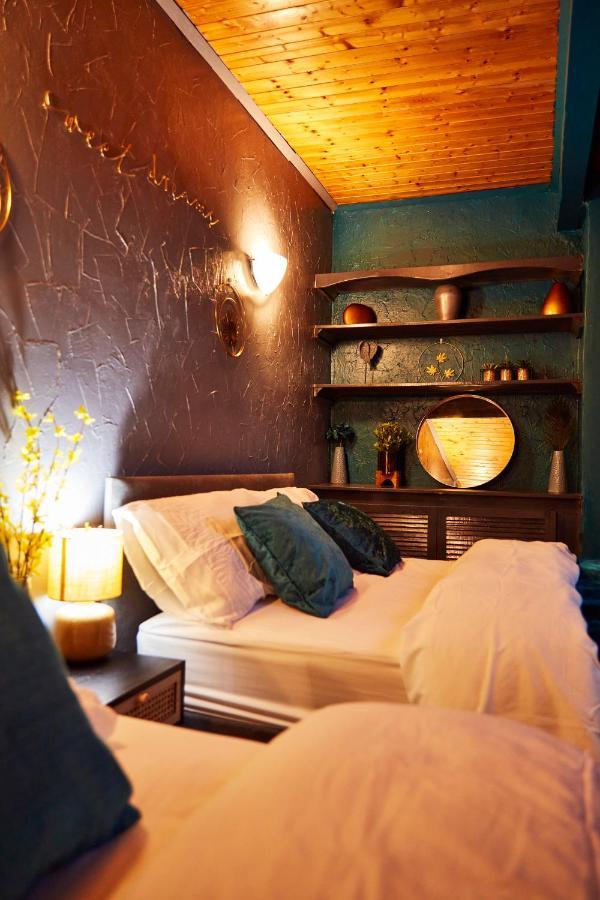 Away From Entire 2 Bedroom House *