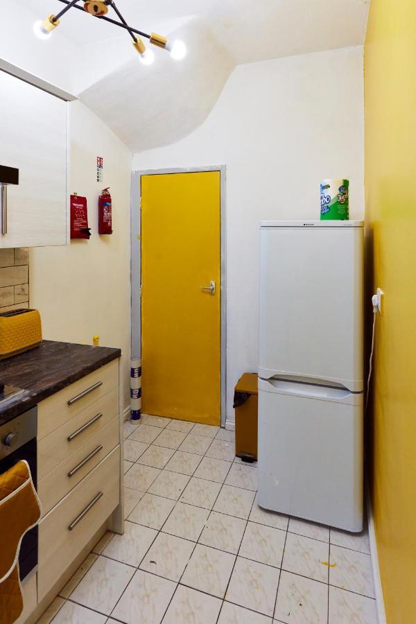 Away From Entire 2 Bedroom House Guest house *