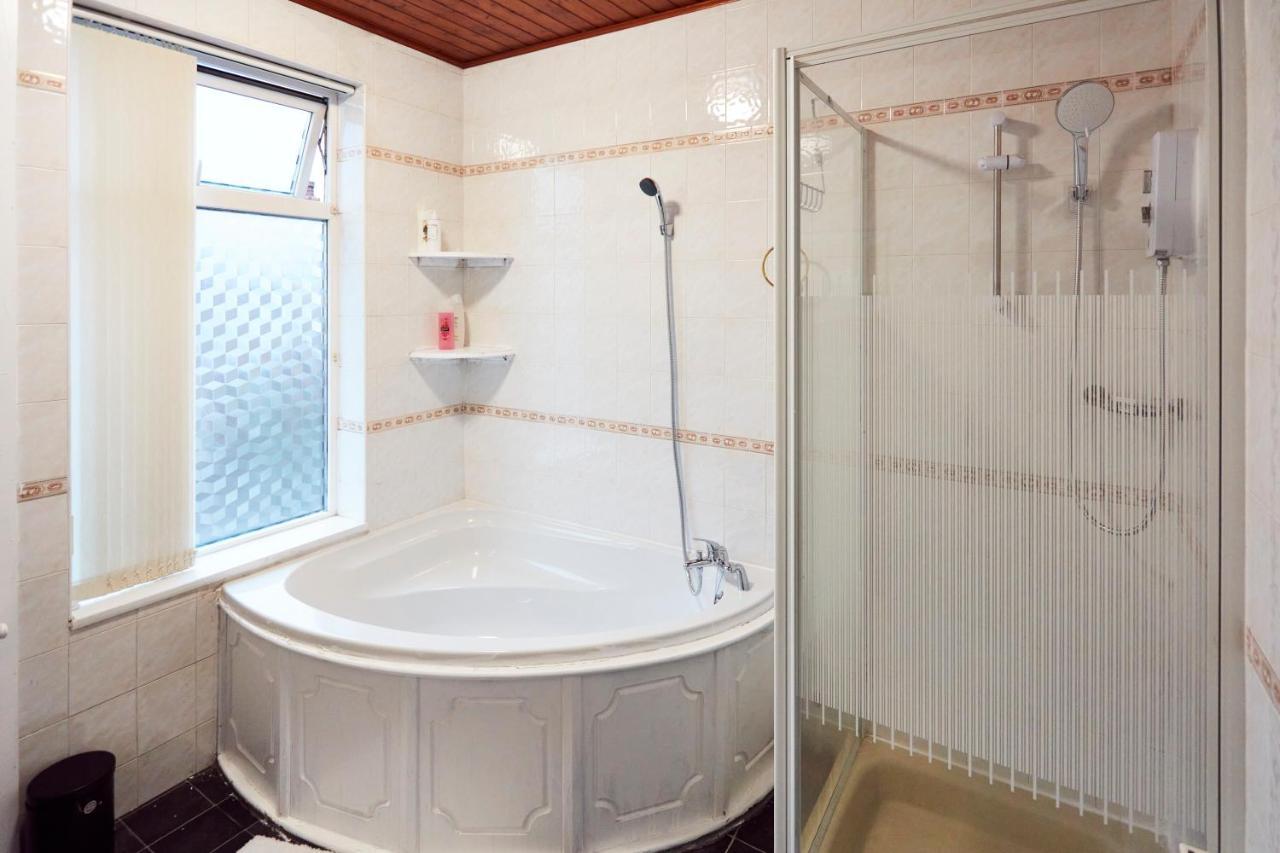 Away From Entire 2 Bedroom House *