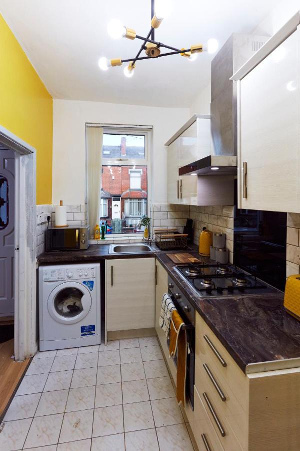 Away From Entire 2 Bedroom House *