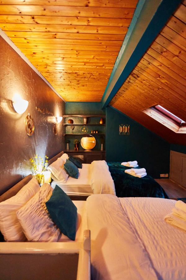 Away From Entire 2 Bedroom House *