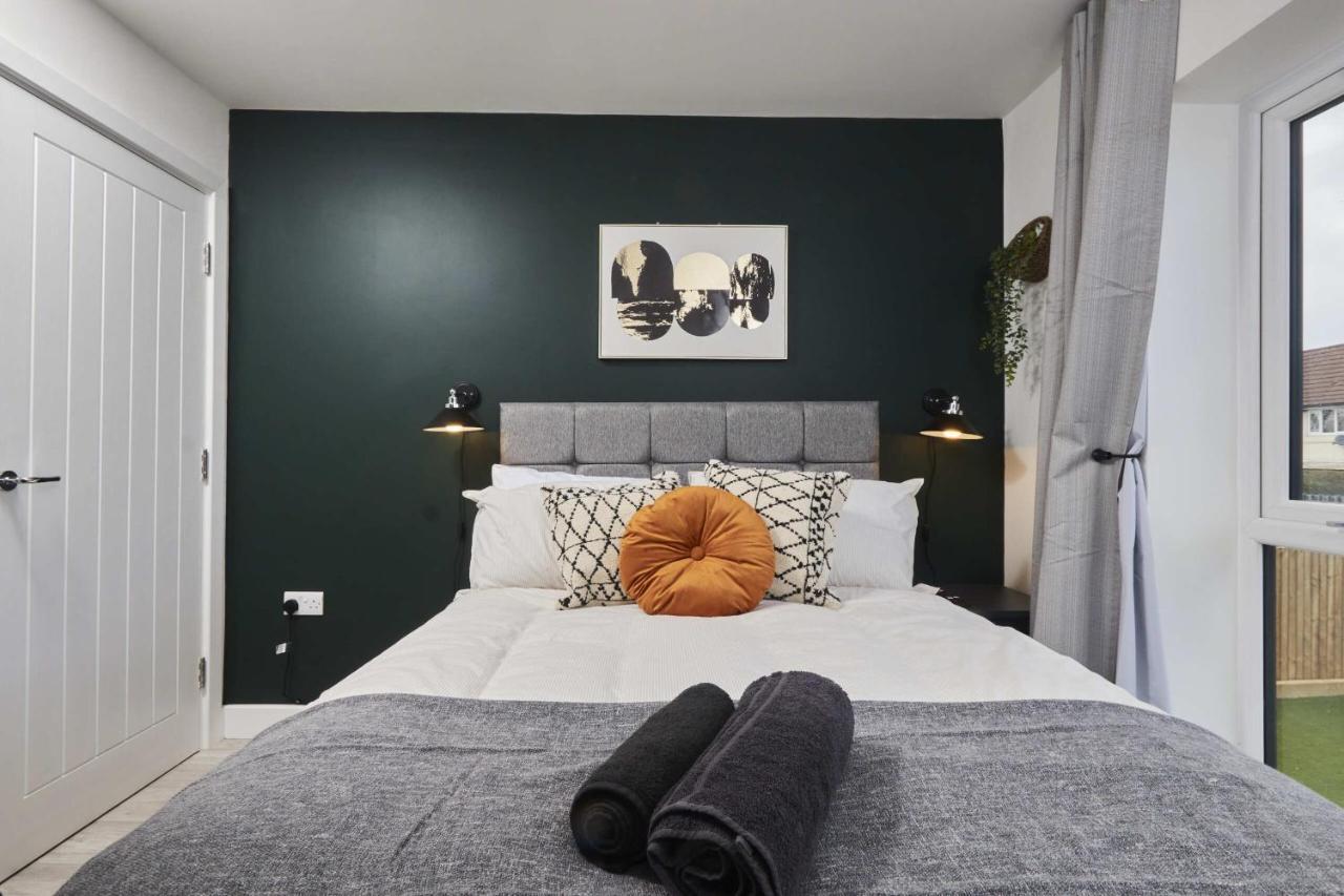 Homebird - The Willows * Leeds (West Yorkshire)