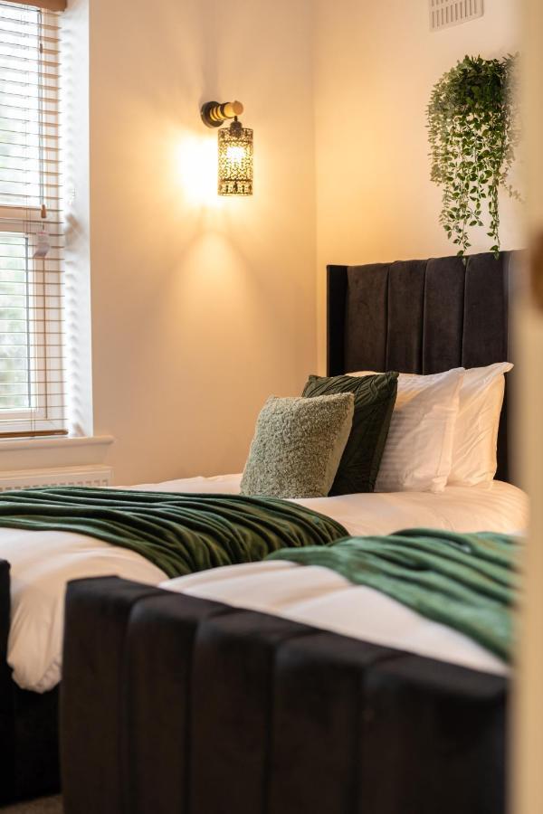 Peaceful Returns - 2 Bed House Near Roundhay Park Leeds (West Yorkshire)