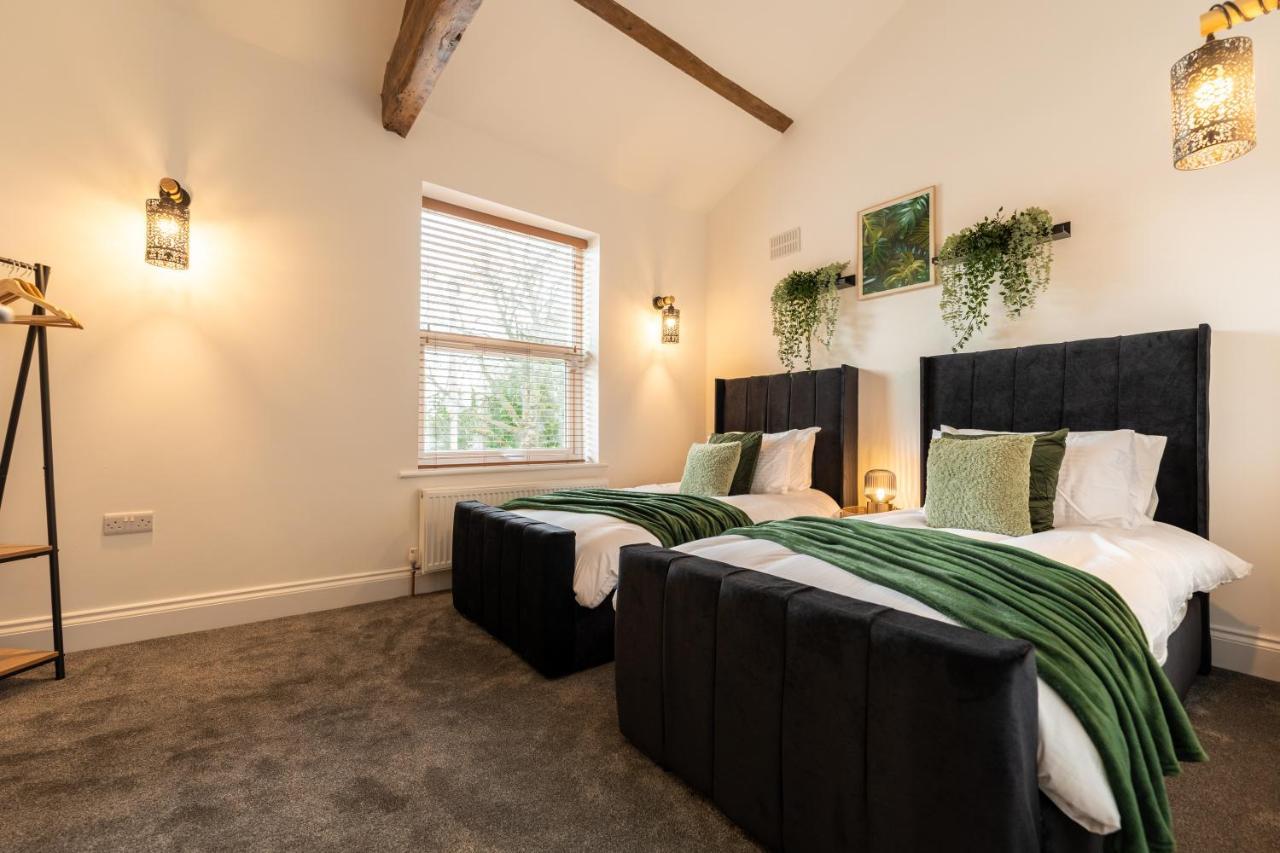 Peaceful Returns - 2 Bed House Near Roundhay Park Apartment Leeds (West Yorkshire)
