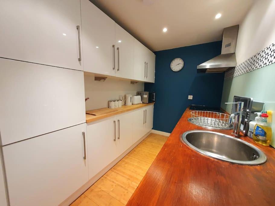 Perfect For Corporate & Business Travellers - Leeds City Centre - 3 Beds Apt - Monthly Offers Apartment Leeds (West Yorkshire)