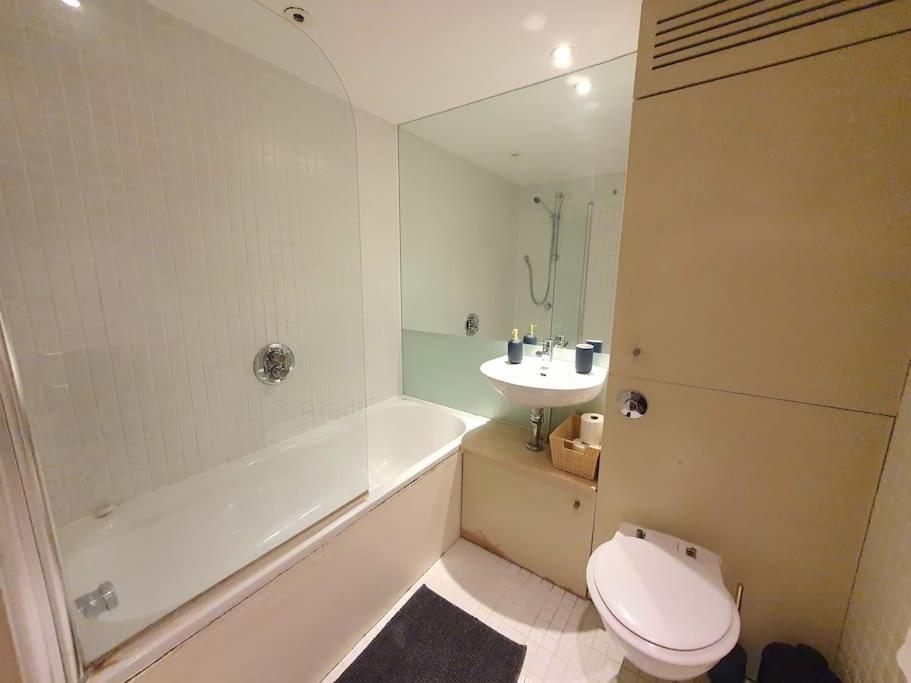 Perfect For Corporate & Business Travellers - Leeds City Centre - 3 Beds Apt - Monthly Offers Apartment