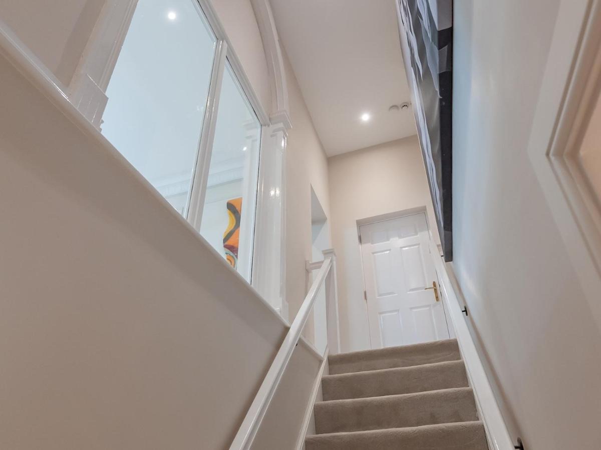 Luxury Pad Leeds Centre With Hot Tub Pass The Keys *