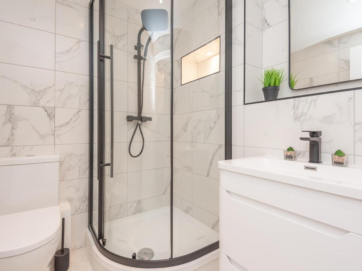 Luxury Pad Leeds Centre With Hot Tub Pass The Keys Leeds (West Yorkshire)