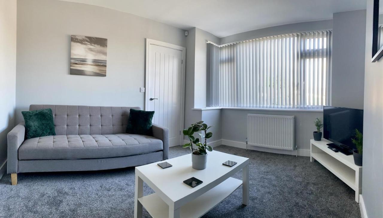 Gateway Getaway In Horsforth Sleeps 7 Holiday home