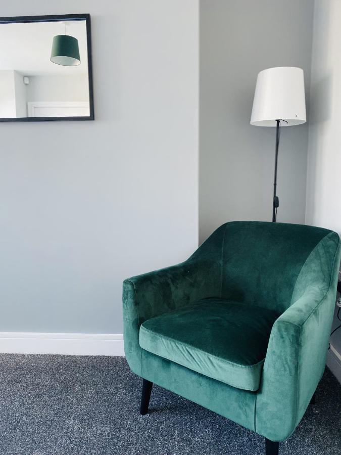 Gateway Getaway In Horsforth Sleeps 7 Holiday home