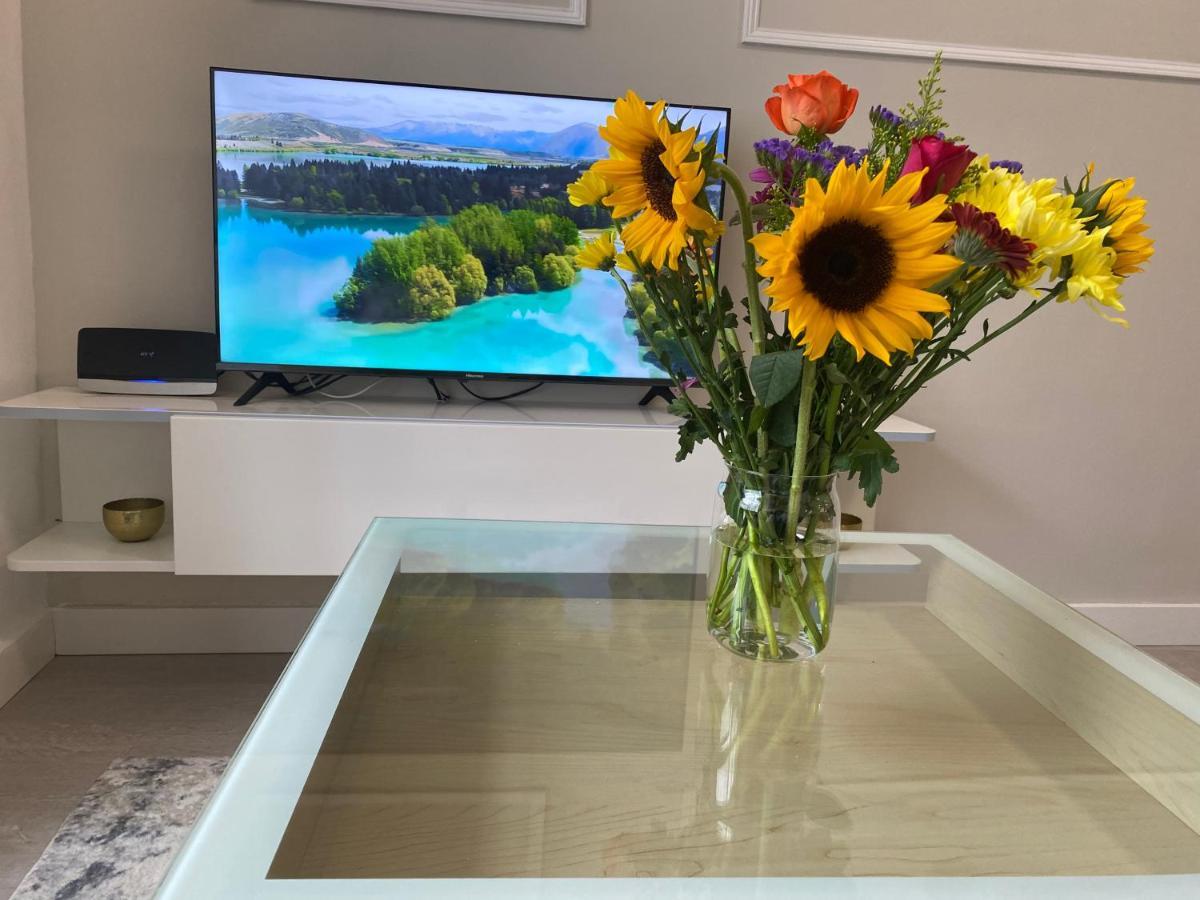 Stunning In Leeds- Financial District Apartment *