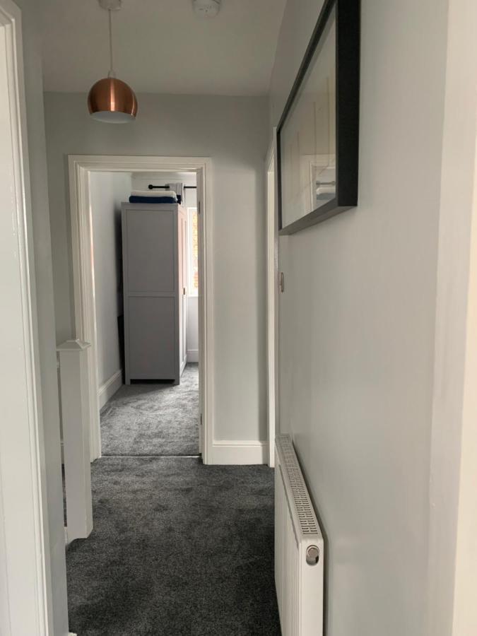 Roundhay Avenue * Leeds (West Yorkshire)