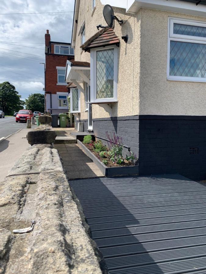 Roundhay Avenue *