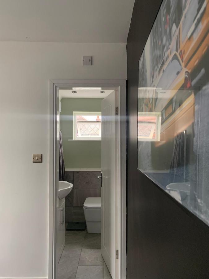 Homestay Roundhay Avenue