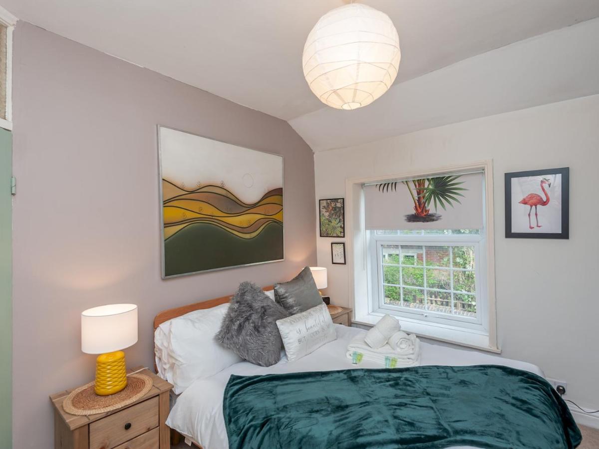 Pass The Keys Wonky With Amazing Garden Holiday home *