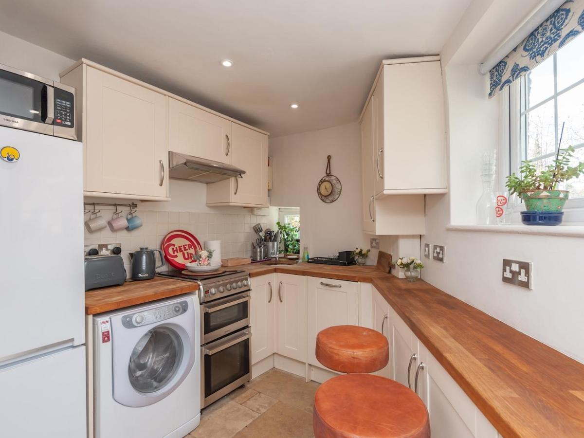 Pass The Keys Wonky With Amazing Garden * Leeds (West Yorkshire)