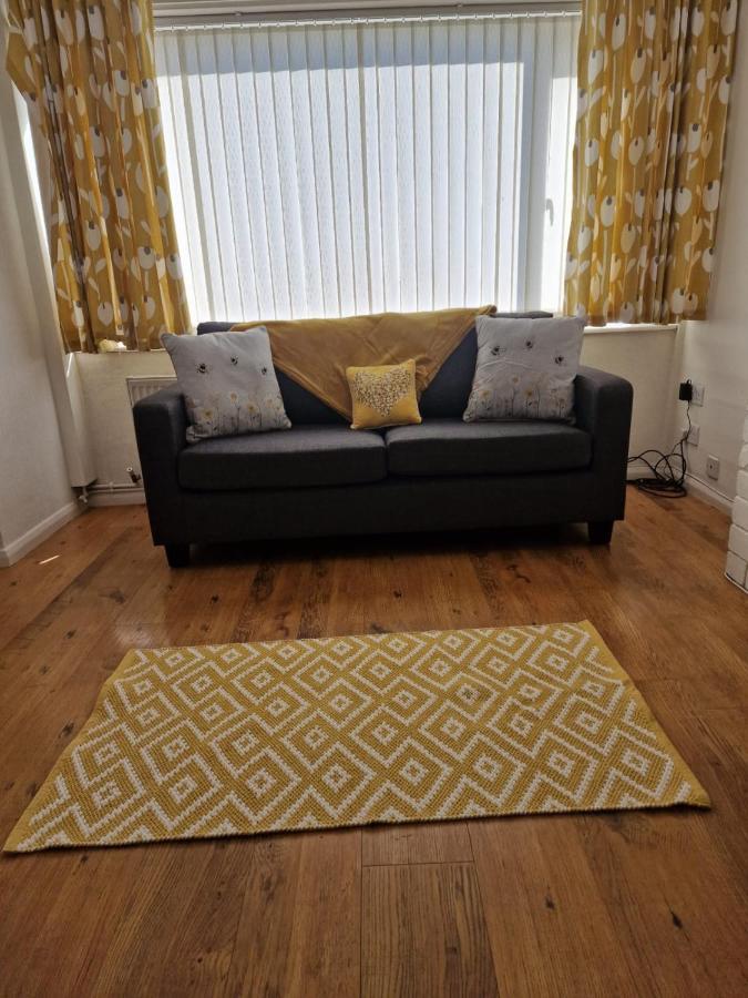 4 Beds With Links To Motorways Apartment