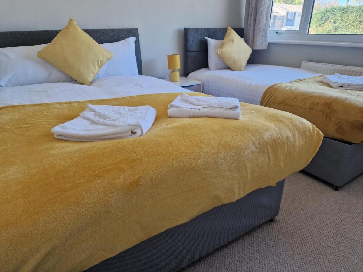 Apartment 4 Beds With Links To Motorways *