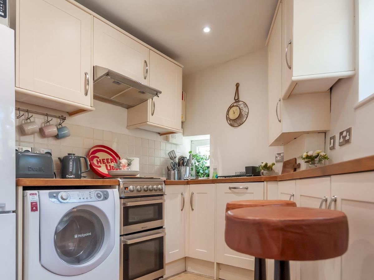 Pass The Keys Wonky With Amazing Garden Holiday home Leeds (West Yorkshire)
