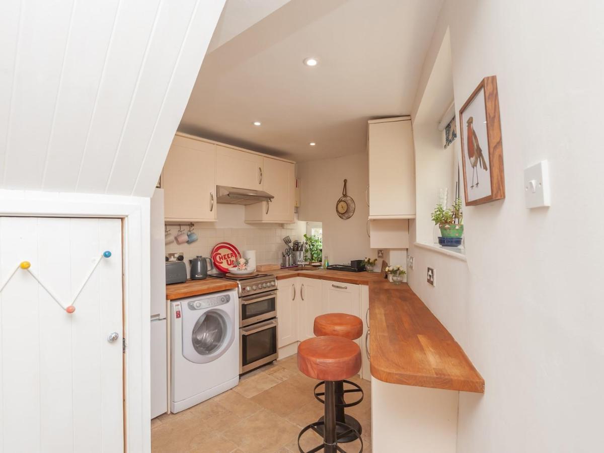 Holiday home Pass The Keys Wonky With Amazing Garden Leeds (West Yorkshire)