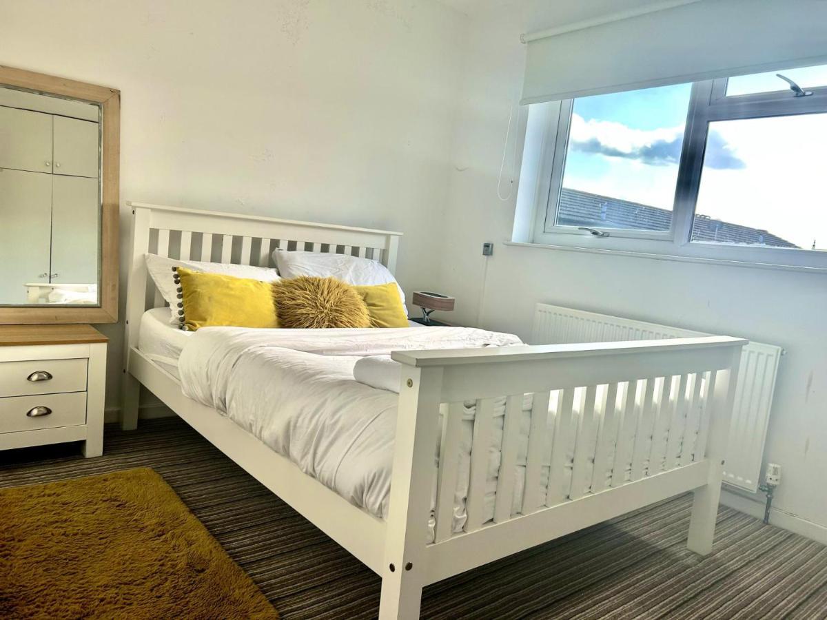 Mordenised 2 Bedroom House Close To City Centre * Leeds (West Yorkshire)