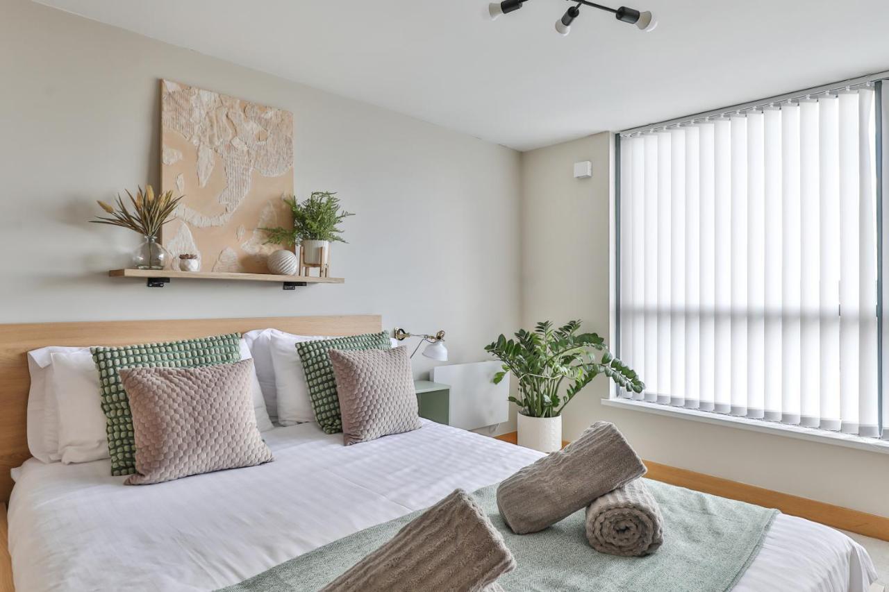 Apartment Leeds Most Stunning Penthouse! - Sleeps 8 Leeds (West Yorkshire)