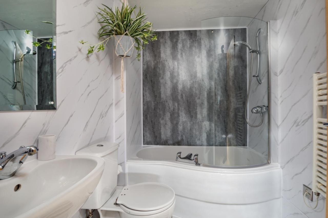 Apartment Leeds Most Stunning Penthouse! - Sleeps 8
