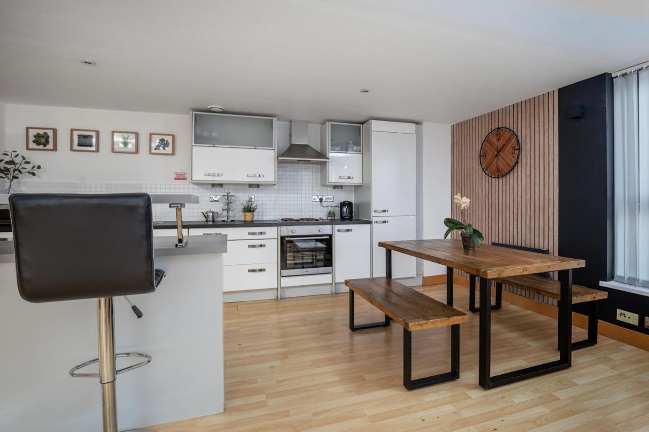Apartment Leeds Most Stunning Penthouse! - Sleeps 8