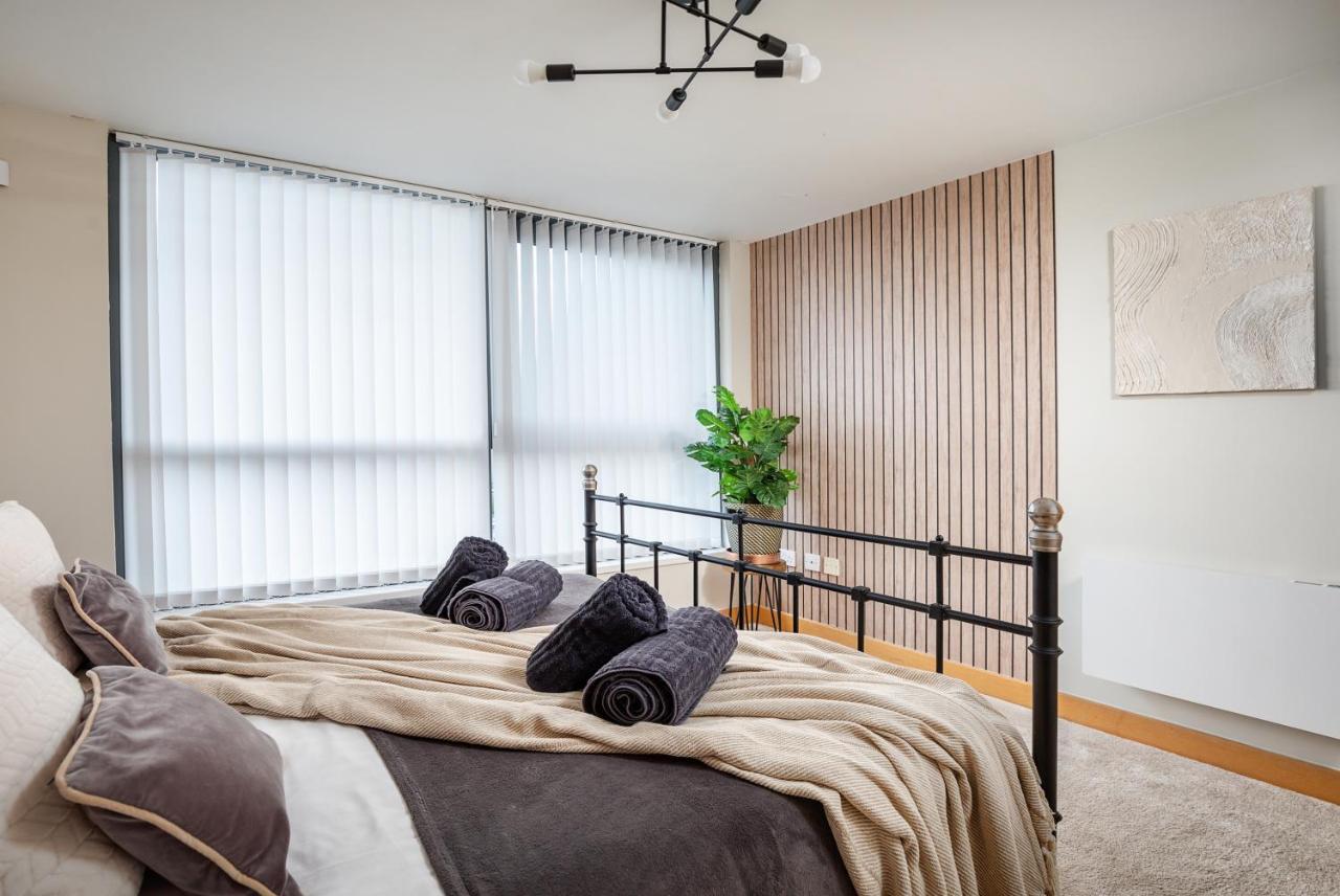Leeds Most Stunning Penthouse! - Sleeps 8 Apartment Leeds (West Yorkshire)