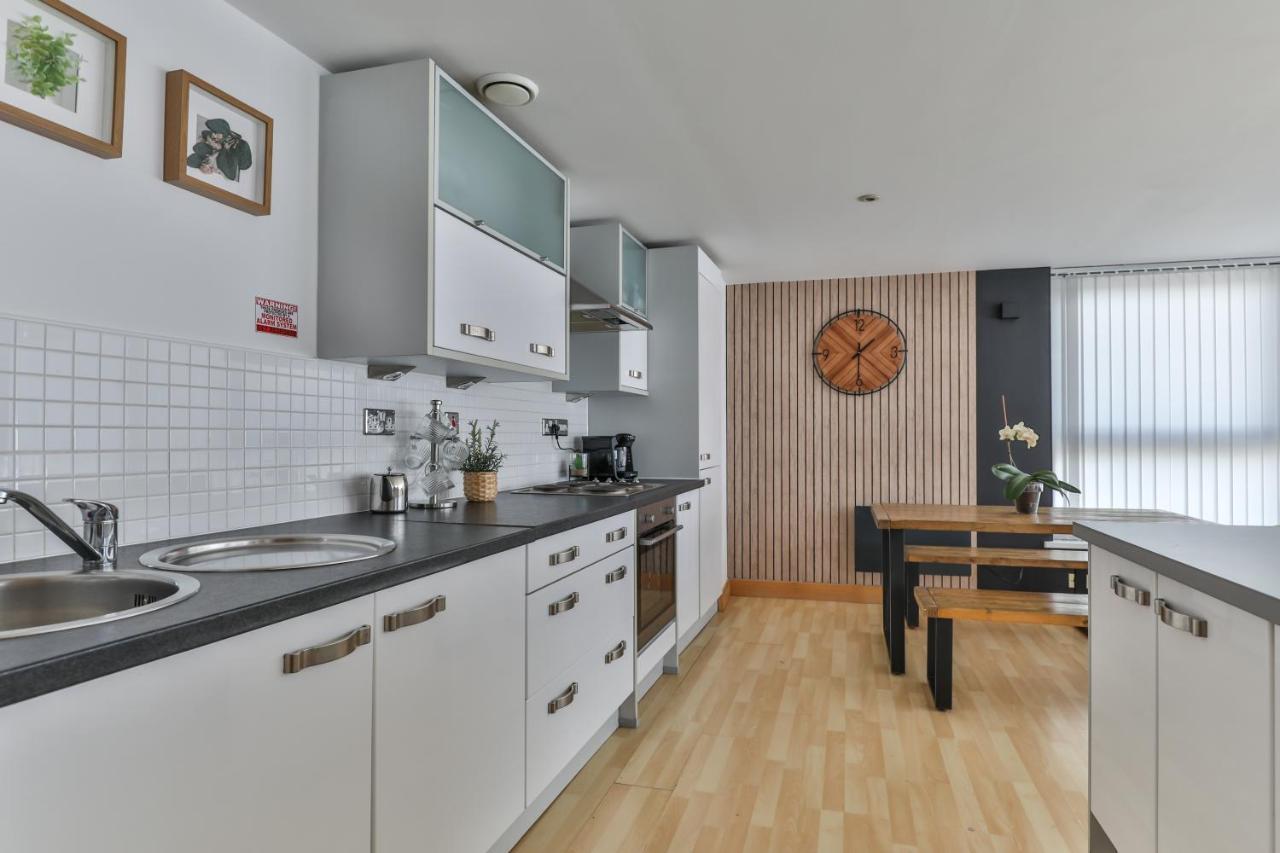 Leeds Most Stunning Penthouse! - Sleeps 8 *