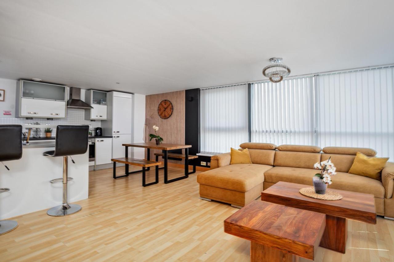 Apartment Leeds Most Stunning Penthouse! - Sleeps 8