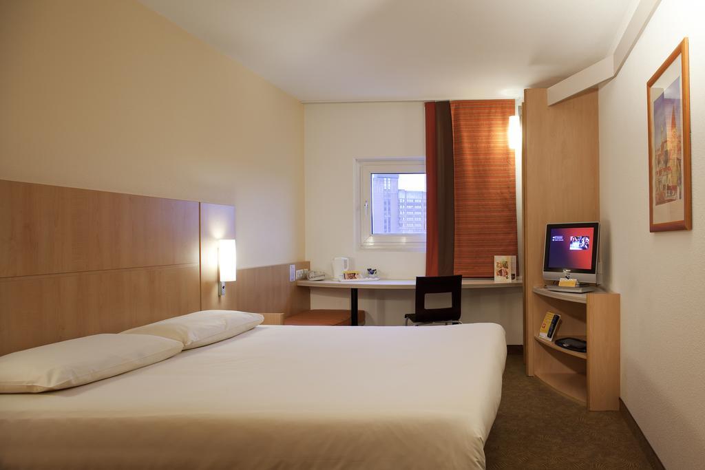 Ibis Leeds Centre Marlborough Street