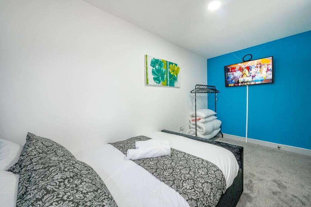 *2a* Ground Floor House Setup For Your Amazing & Relaxed + Free Parking + Free Fast Wifi Holiday home *