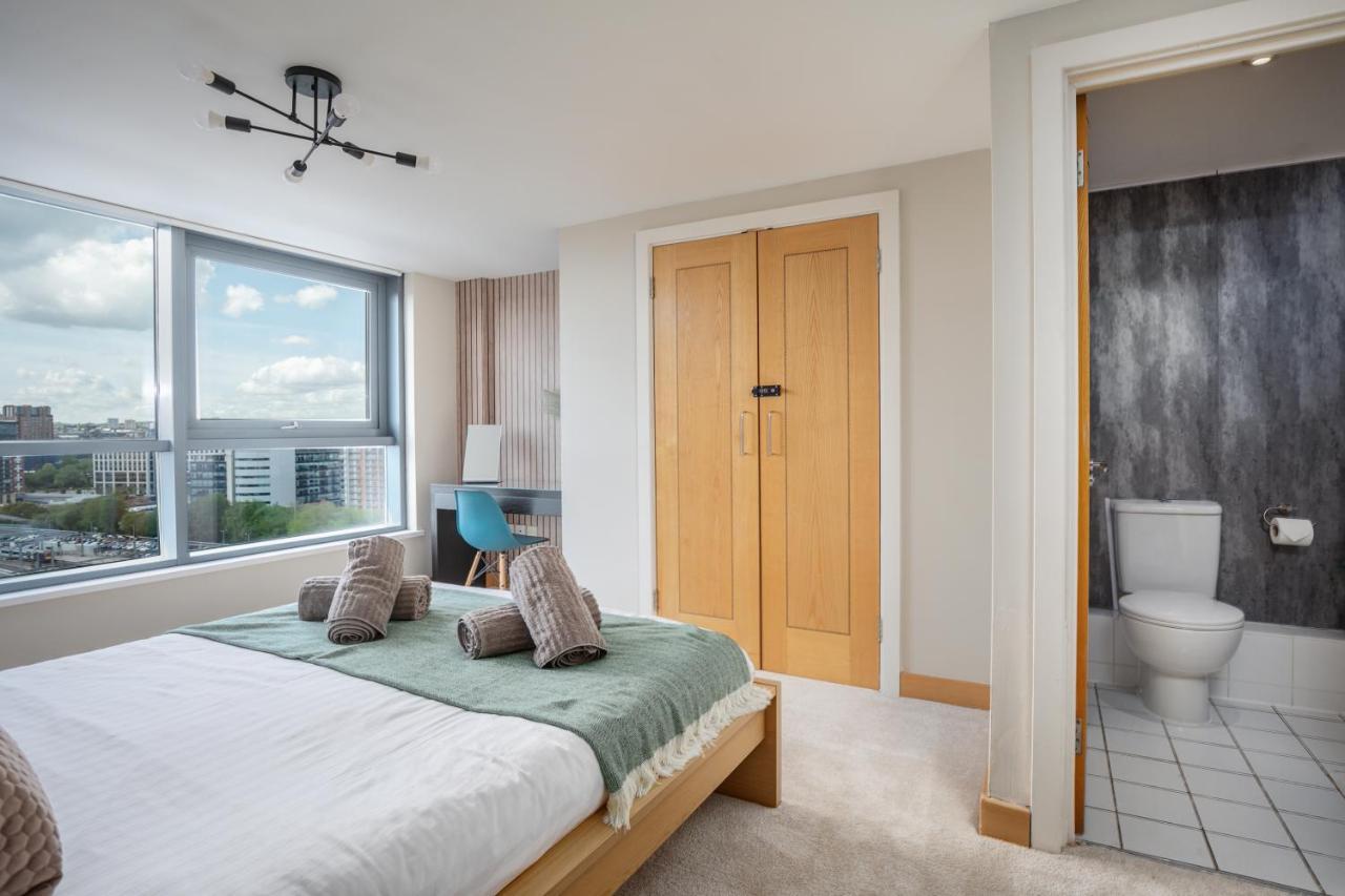 Leeds Most Stunning Penthouse! - Sleeps 8 Apartment *