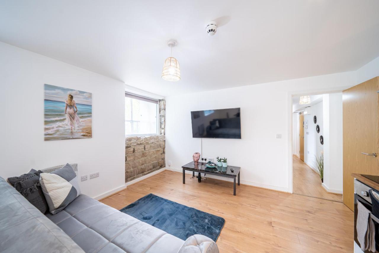 Apartment Bv Charming With Free Private Parking, 10 Minutes From Town Centre Leeds (West Yorkshire)