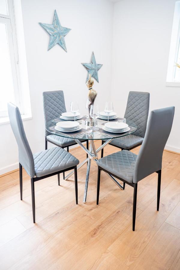 Bv Charming With Free Private Parking, 10 Minutes From Town Centre Apartment *