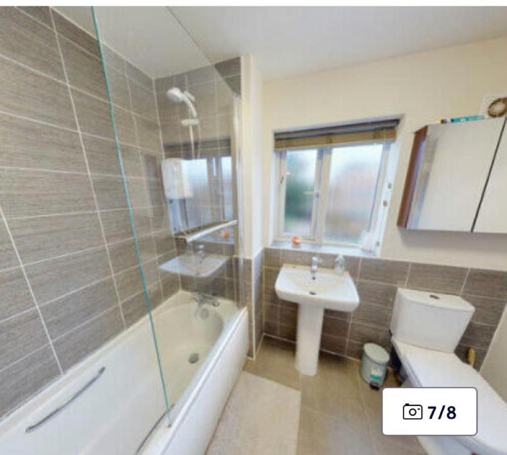 Homestay Dengenzy House Leeds (West Yorkshire)