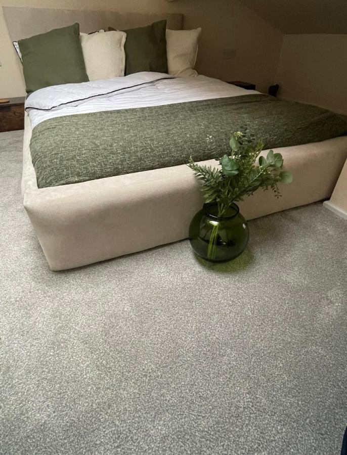 Unique Duplex Free Parking Free Wi-fi 6 Minutes From Leeds Centre Apartment