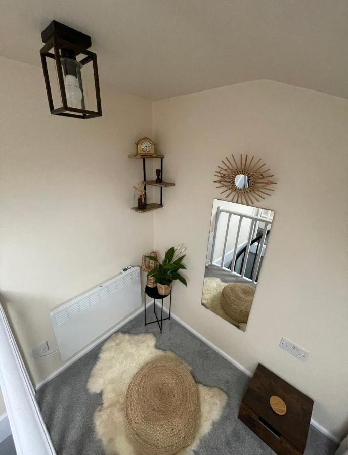 Unique Duplex Free Parking Free Wi-fi 6 Minutes From Leeds Centre Apartment