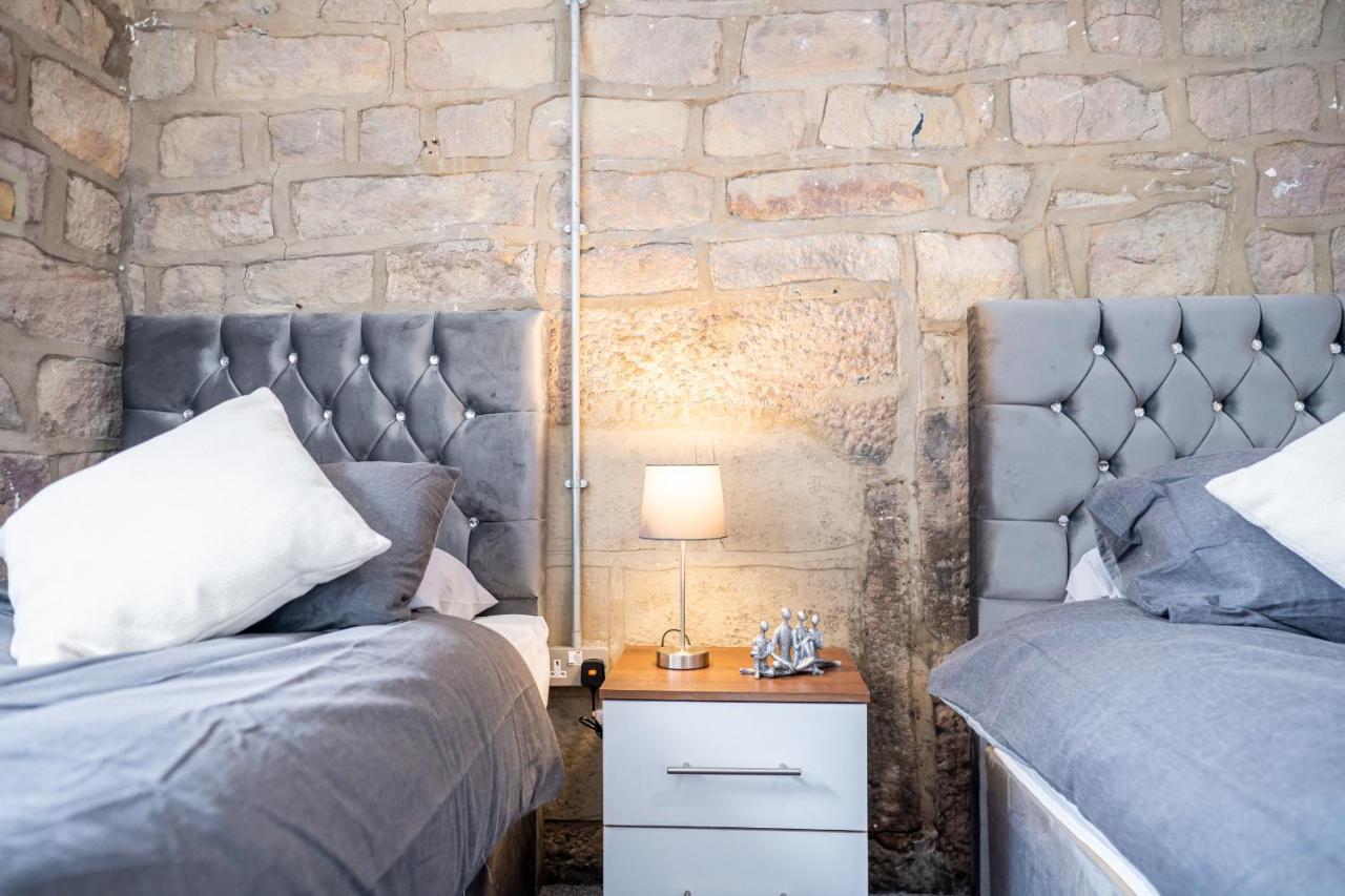 Bv Charming With Free Private Parking, 10 Minutes From Town Centre Apartment Leeds (West Yorkshire)
