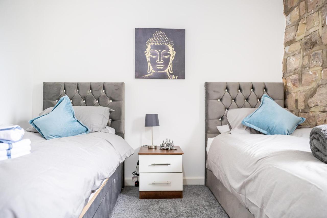 Bv Charming With Free Private Parking, 10 Minutes From Town Centre Leeds (West Yorkshire)