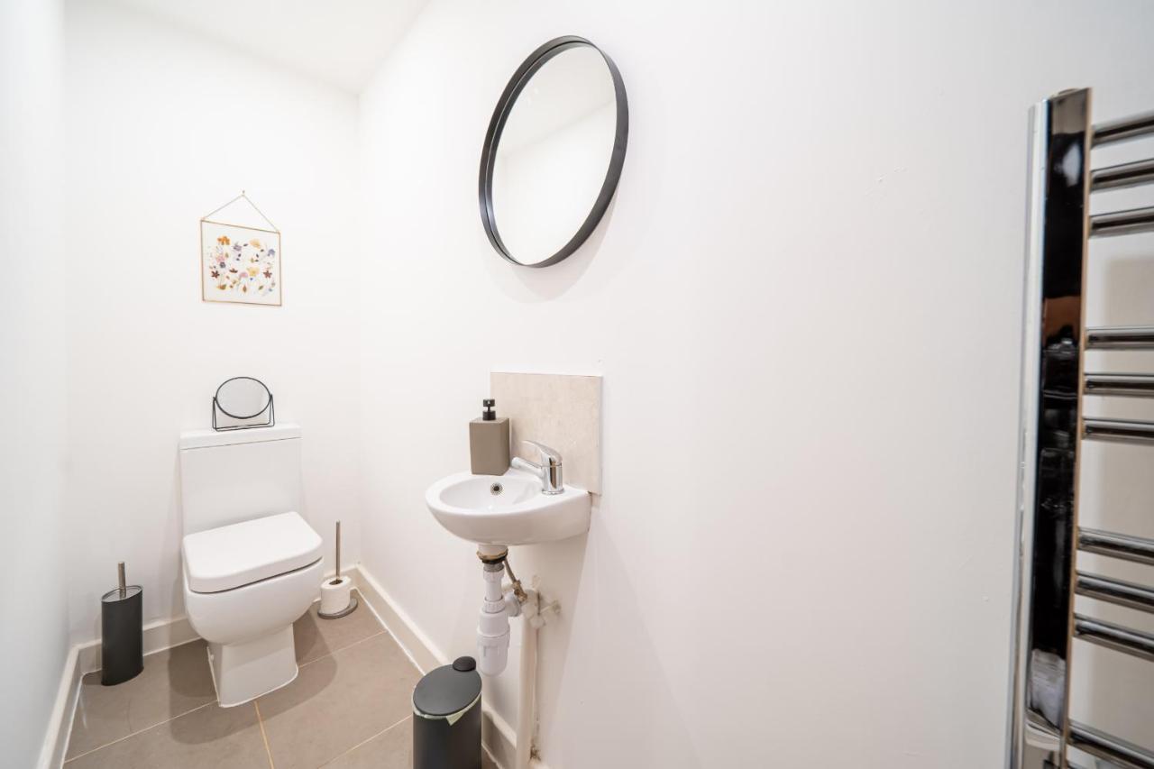Apartment Bv Charming With Free Private Parking, 10 Minutes From Town Centre