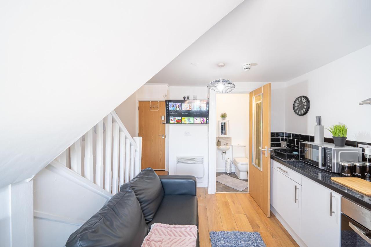 Bv Kirkstall 1 Bedroom Free Private Parking Apartment