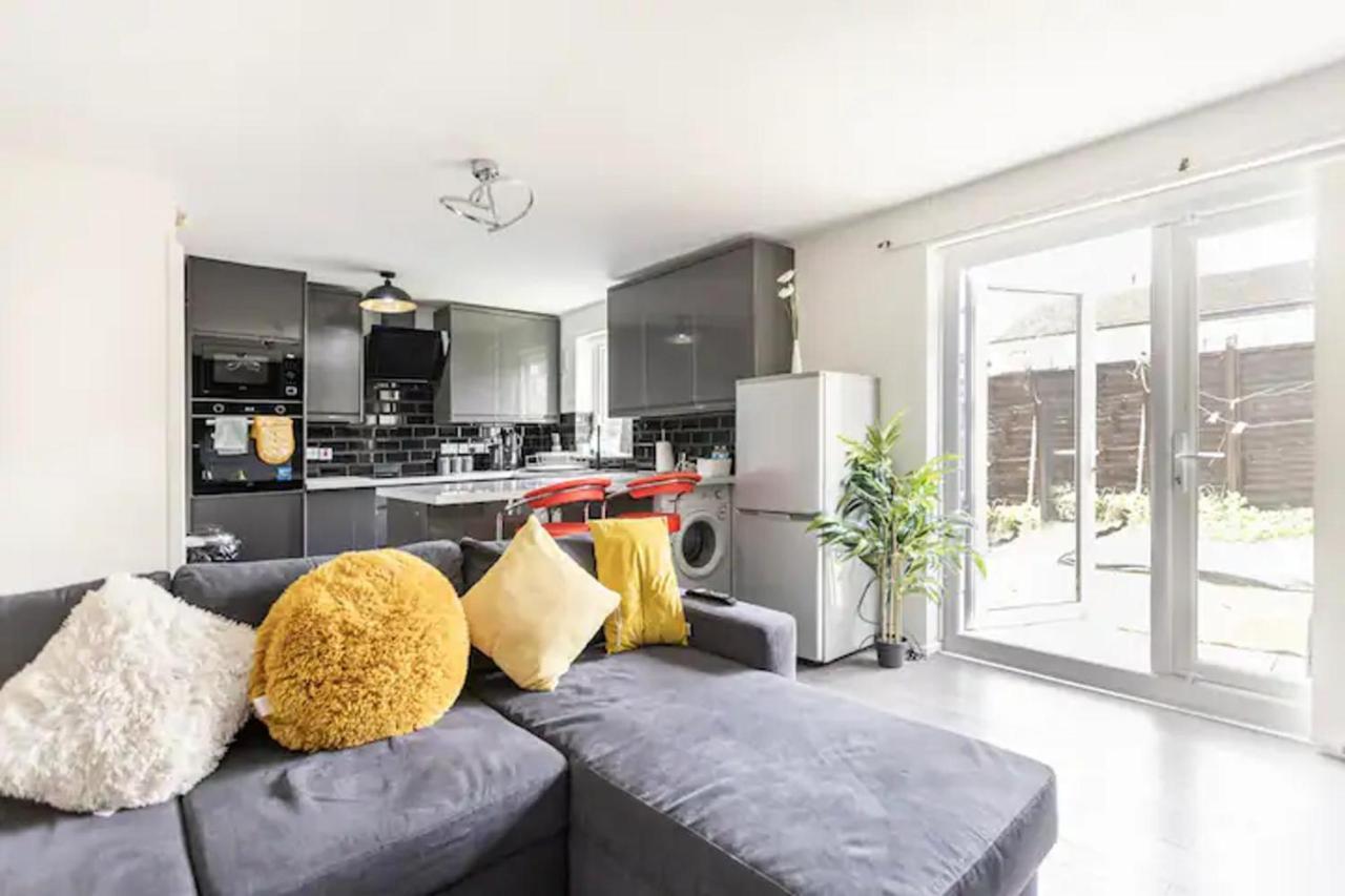 Holiday home Mordenised 2 Bedroom House Close To City Centre *